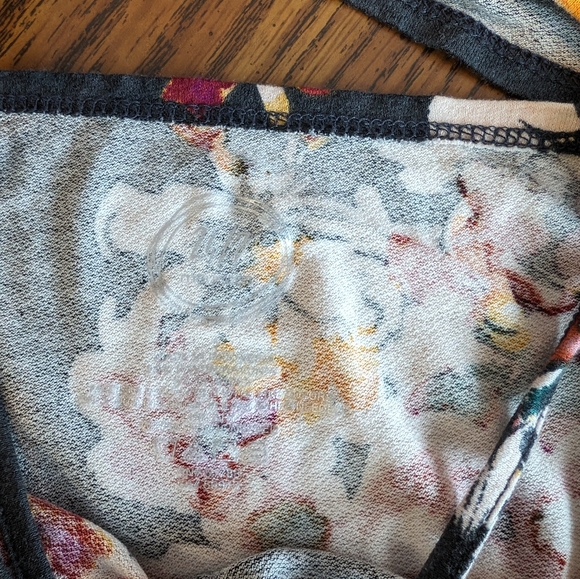 Women's Plus Size Tank- Maurices Size 1, Dark Grey with Floral Pattern - Picture 5 of 5